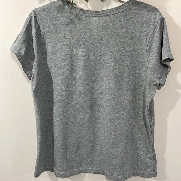 🌸 Old Navy Perfect Fit Short Sleeve Top Floral Rhinestone Gray XL - Picture 3 of 10